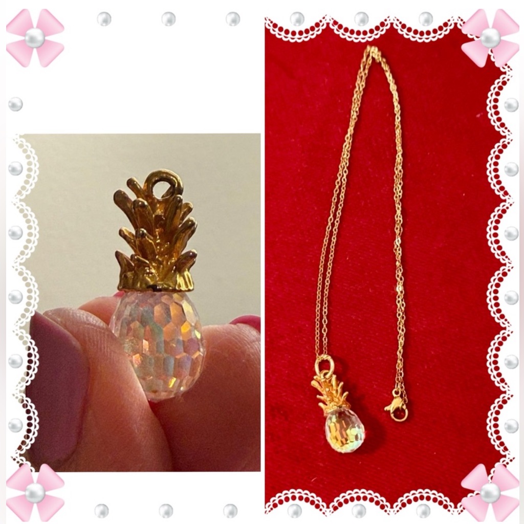 Necklace  Mini Crystal Pineapple Pendant  Gold Plated  19 Chain Gold Tone